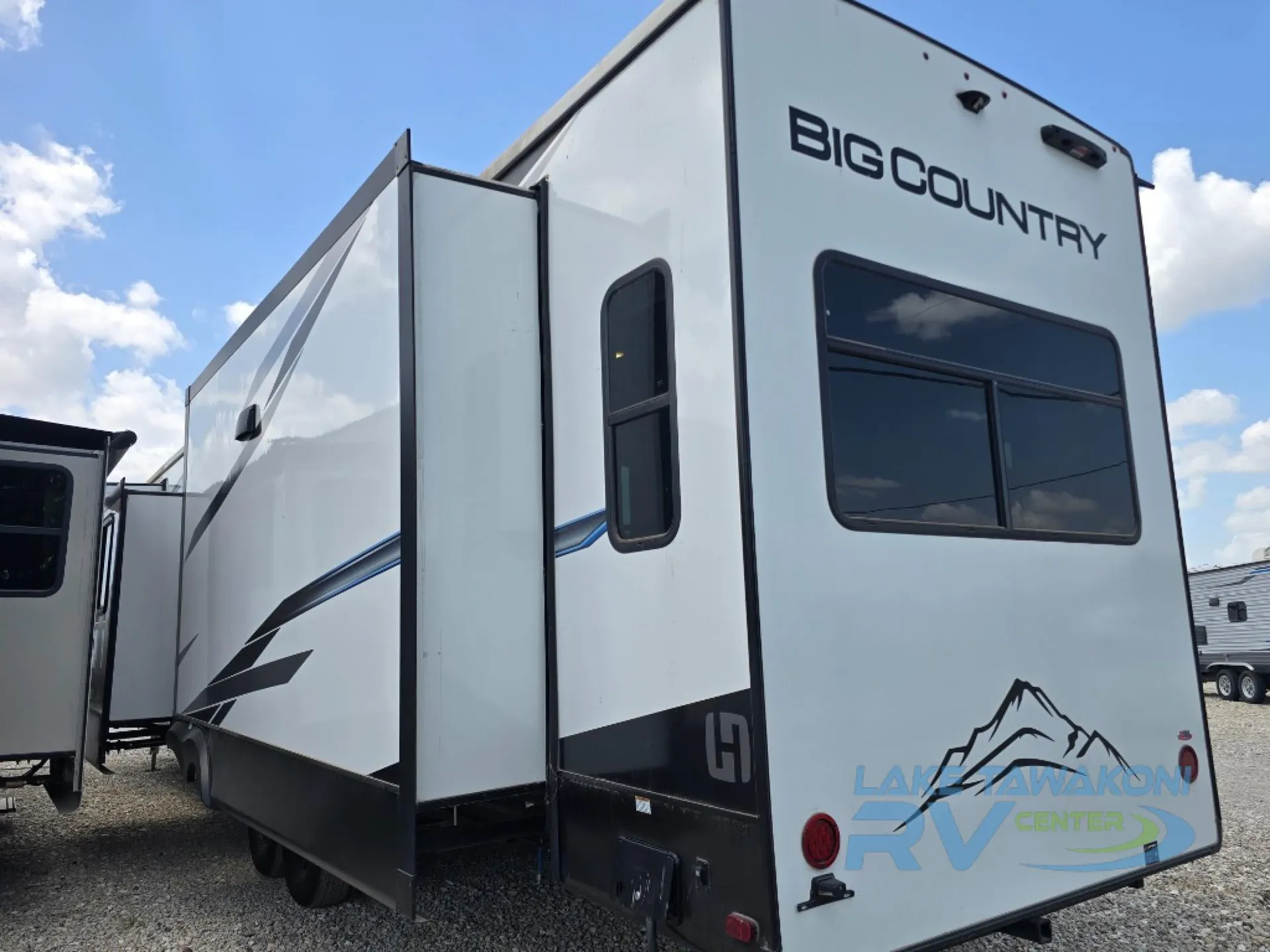 2024 Heartland Big Country 3900MO - Photo 4