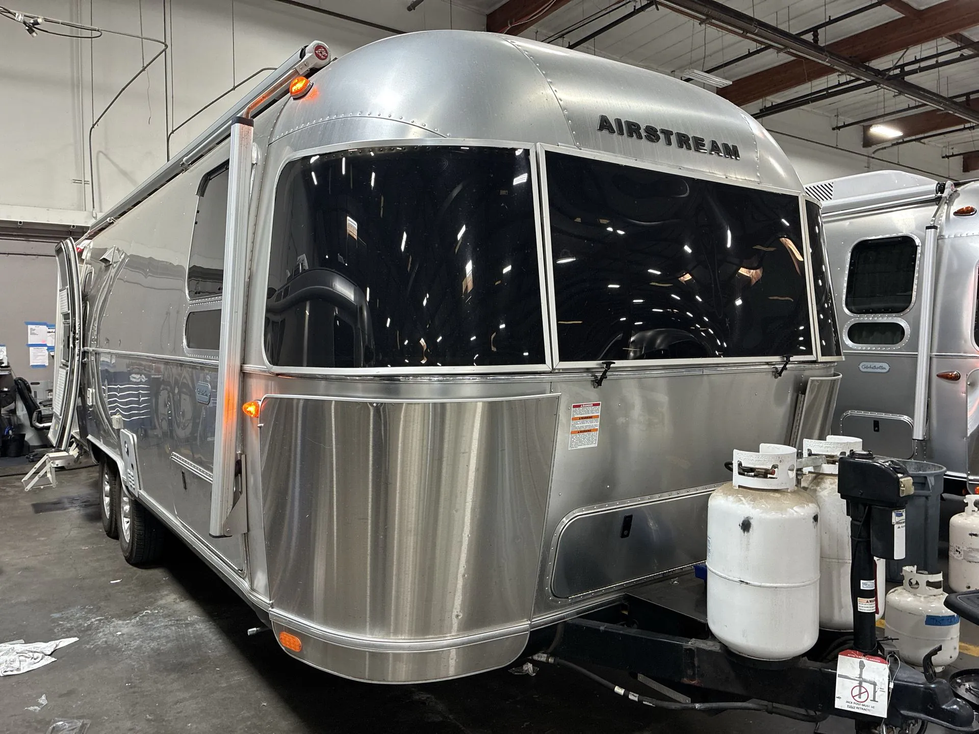 2022 Airstream Globetrotter 30RB Twin - Photo 2