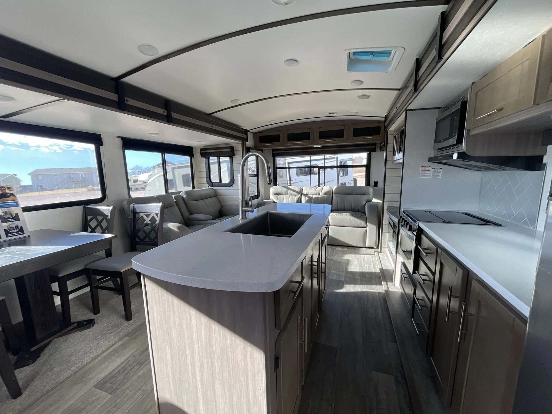 2021 CrossRoads Sunset Trail 330SI — living area main