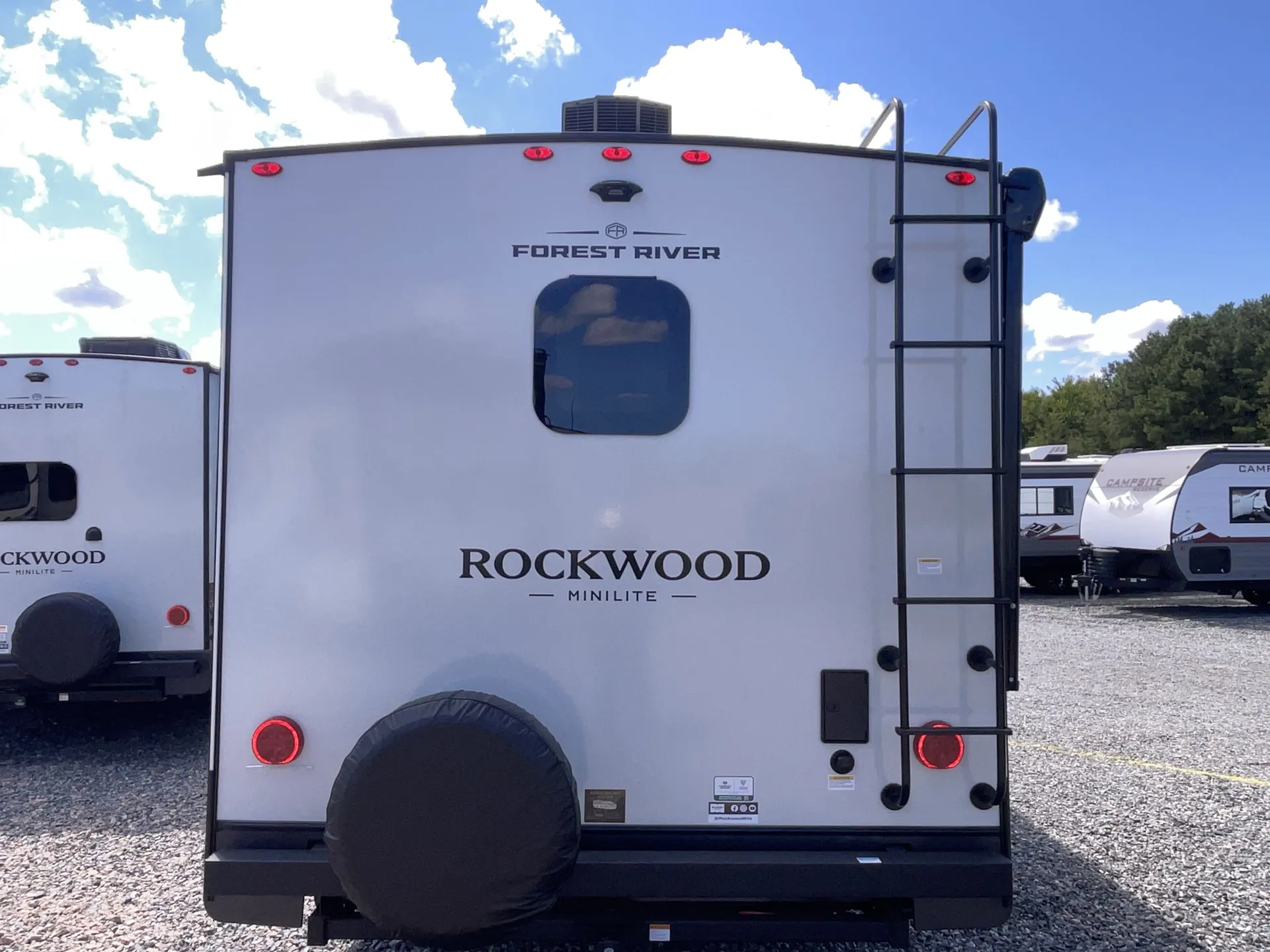 2027 Forest River Rockwood Mini Lite 2524FBT — backside