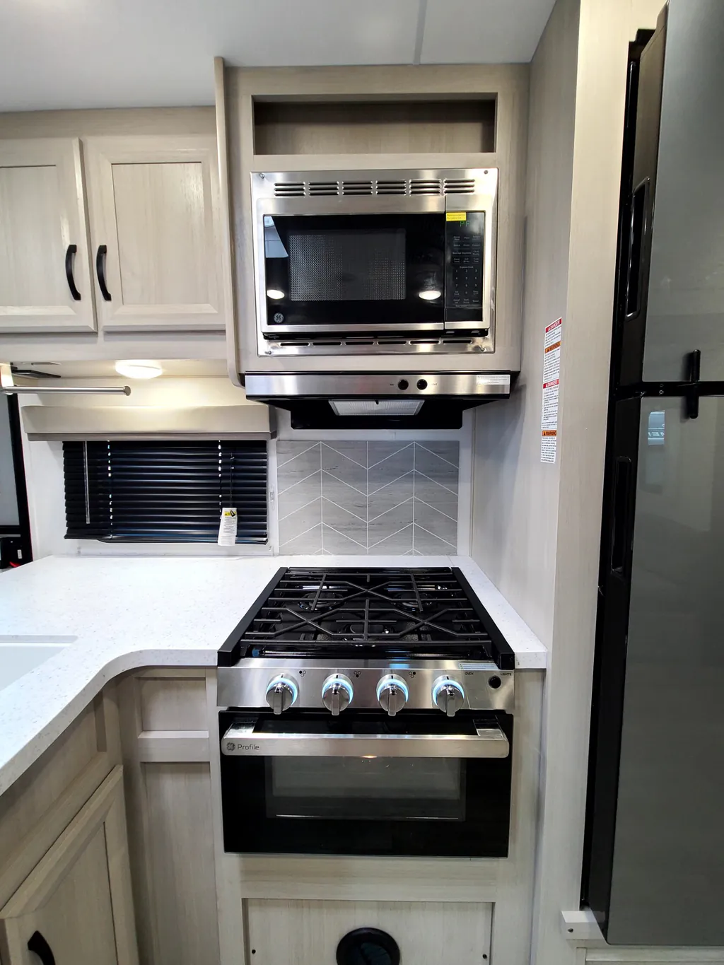 2027 Coachmen Catalina Legacy Edition 333DBDSCK, Photos photo 17