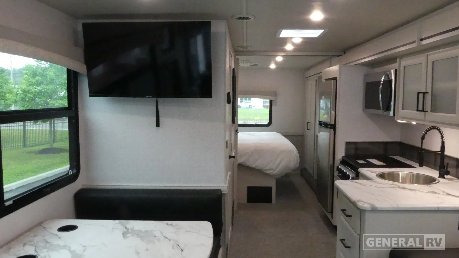 2026 Fleetwood Flair 29M - Photo 3