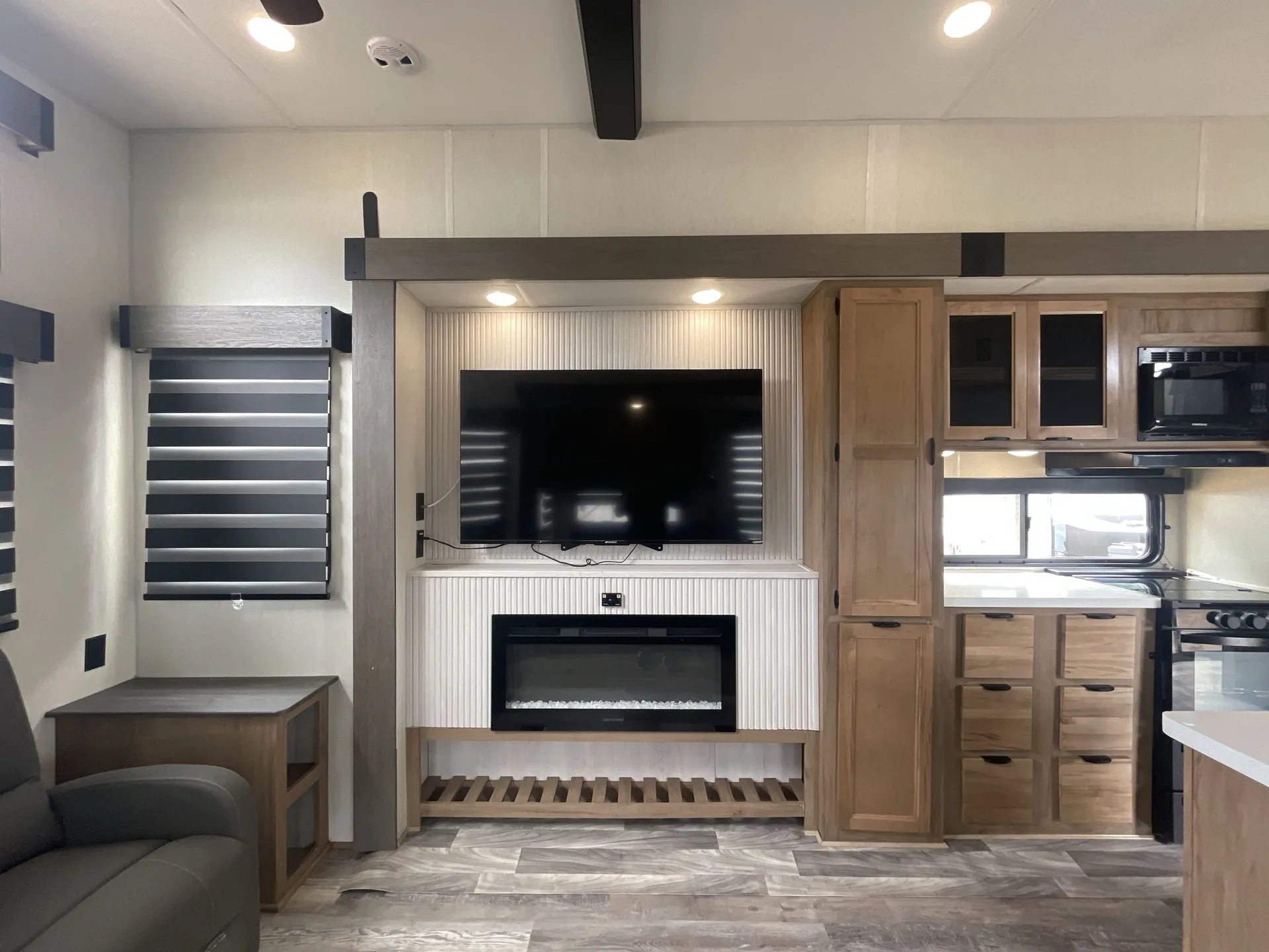 2024 Forest River Cherokee Timberwolf 39LB — living area main