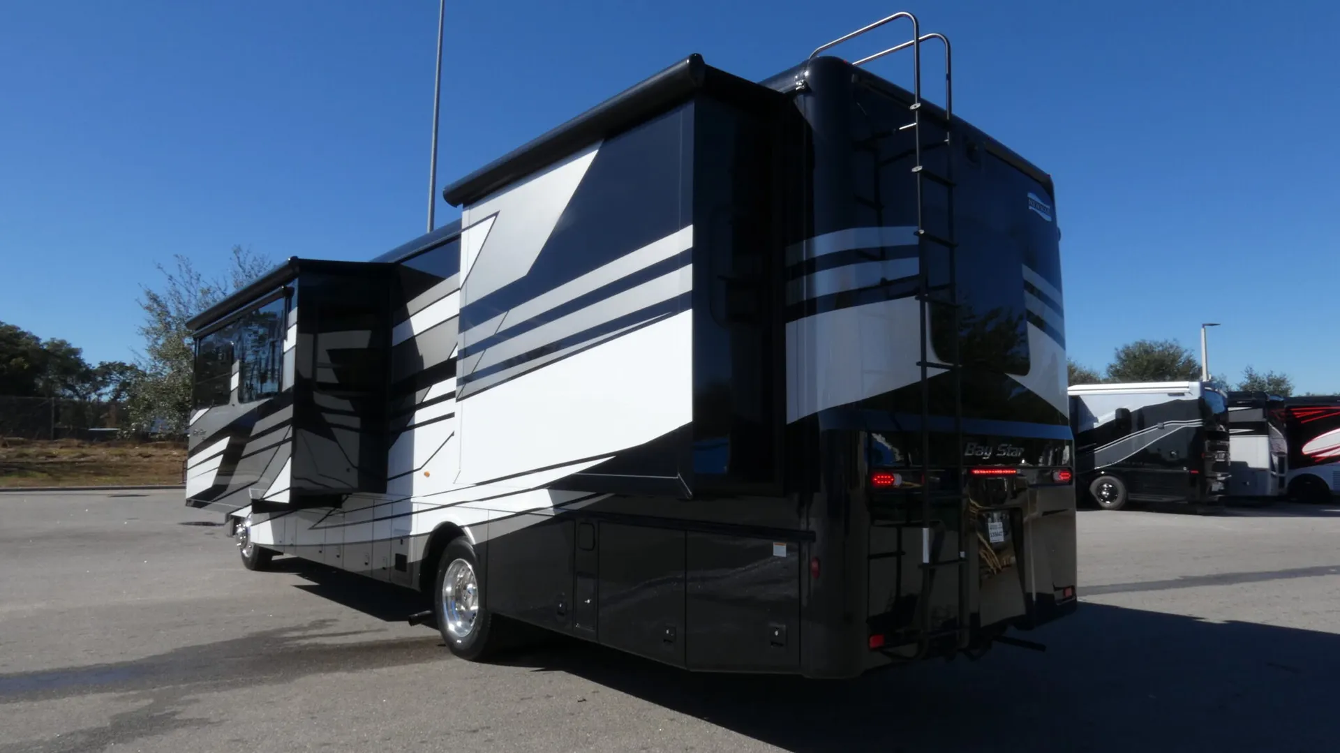 2026 Newmar Bay Star 3626 - Photo 4