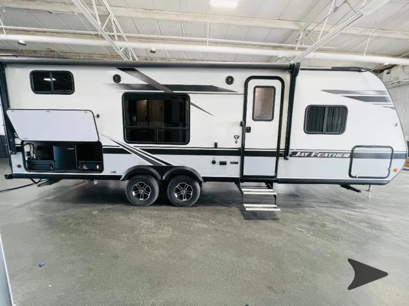 2020 Jayco Jay Feather 23BHM - Photo 2