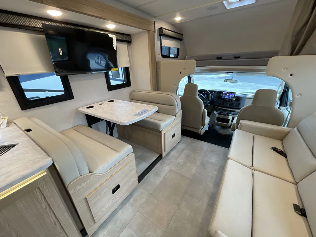 2026 Thor Motor Coach Freedom Elite 28HE, Photos photo 2