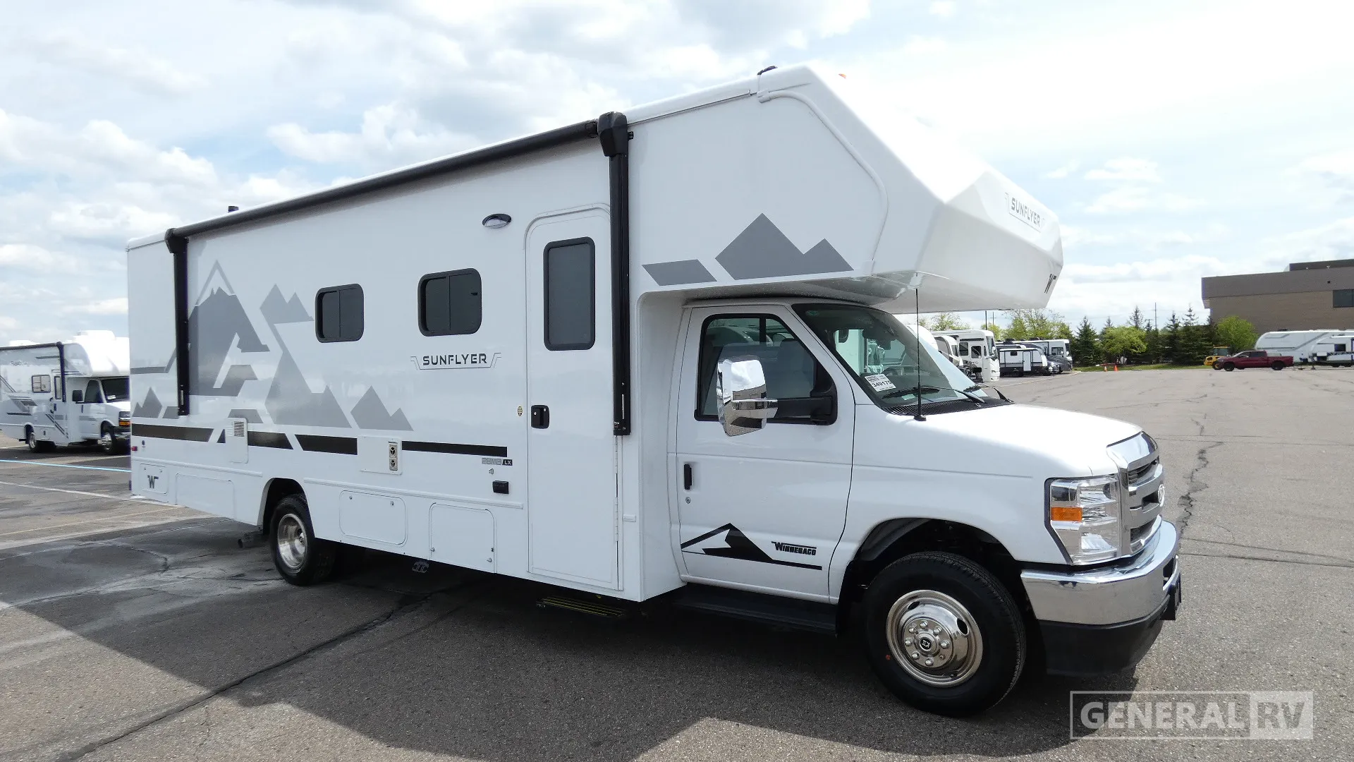 2027 Winnebago Sunflyer 28MB - Photo 2