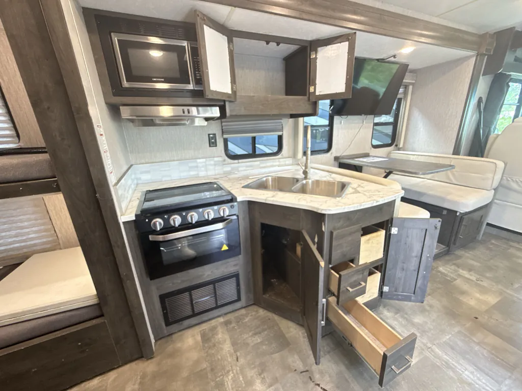 2022 Coachmen Pursuit 31BH, Photos photo 14