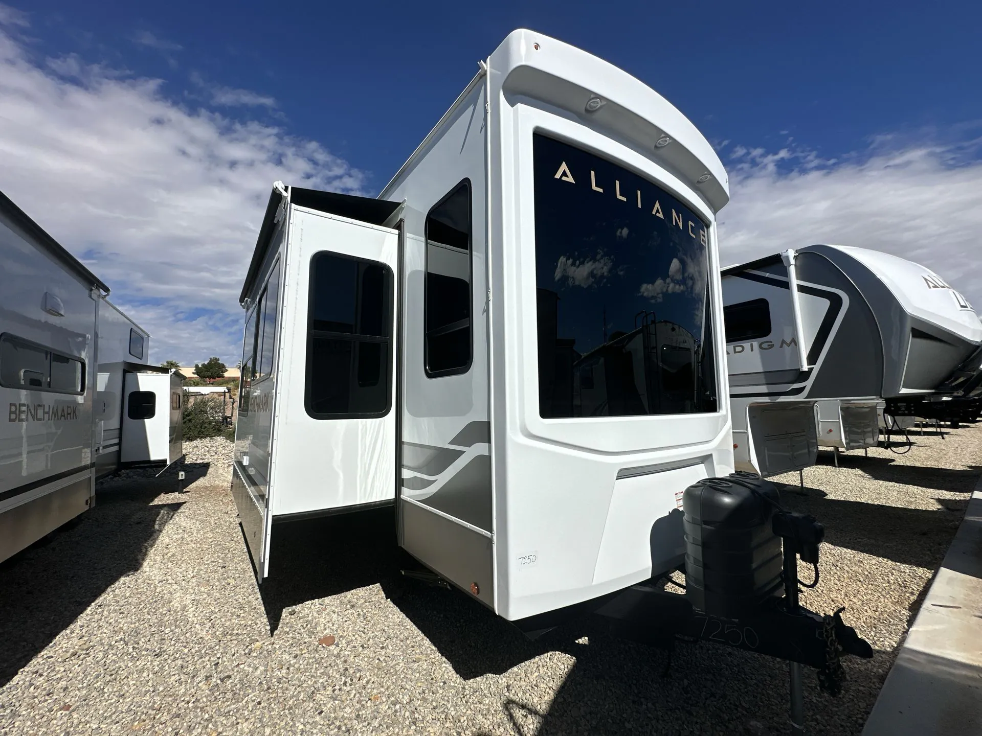 2026 Alliance RV Benchmark 42LFT - Photo 2