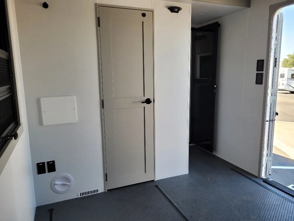 2026 Brinkley Model G 3970, Photos photo 20