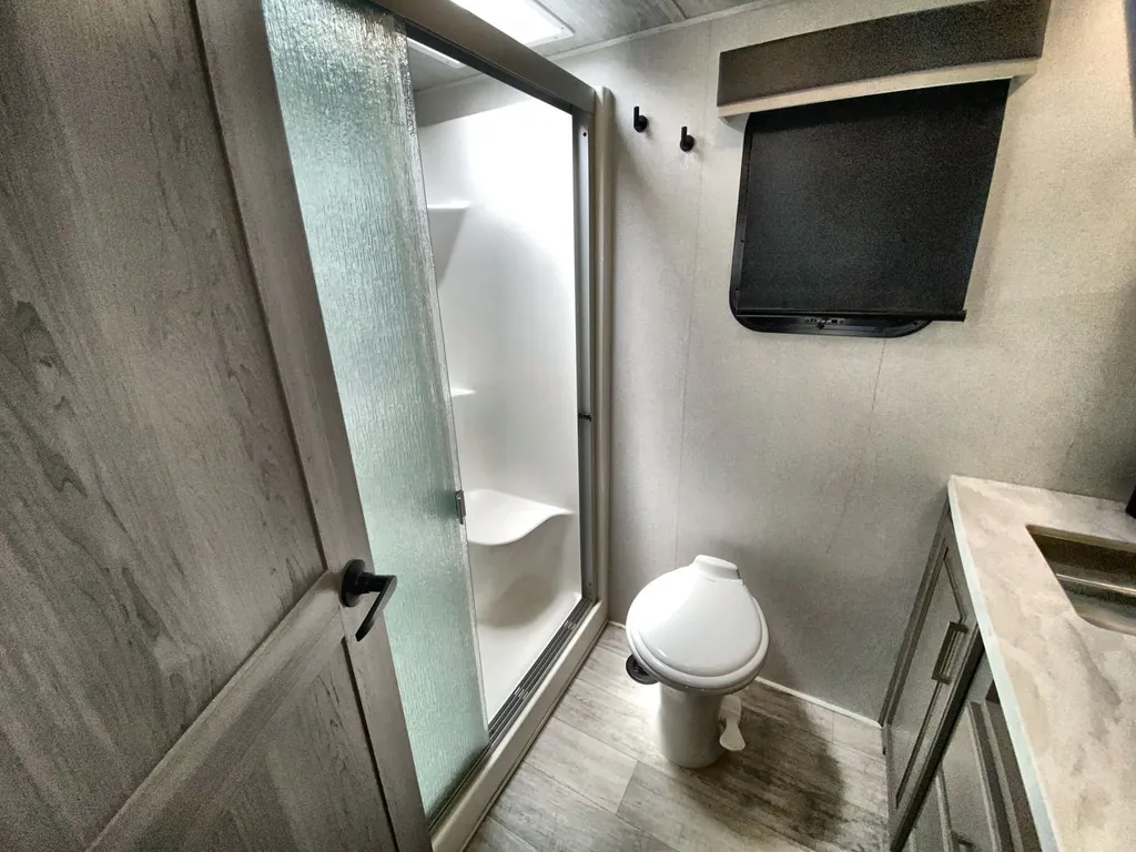 2021 Keystone Montana 3231CK, Photos photo 18