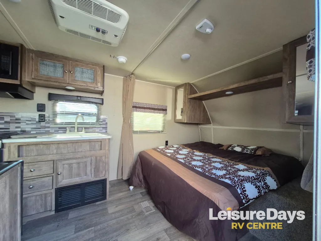 2018 Palomino Puma XLE Lite 22RBC, Photos photo 7
