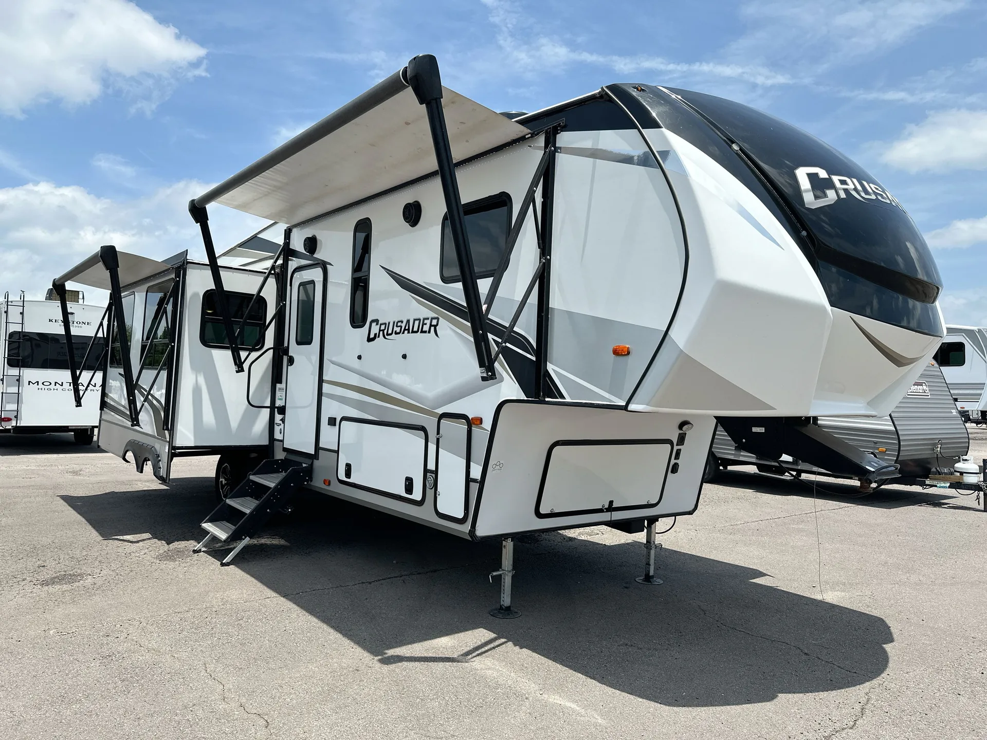 2022 Prime Time Crusader 305RLP - Photo 2