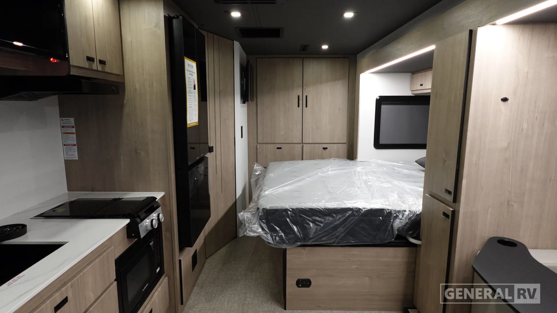 2027 Grand Design Lineage Series M 25FW - Photo 3
