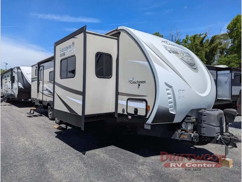 2017 Coachmen RV Freedom Express 321FEDS - Main photo