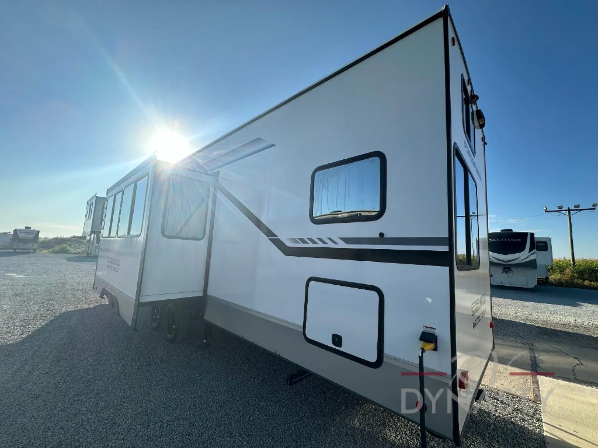 2025 Forest River Cherokee Arctic Wolf Suite 3750 SUITE - Photo 4