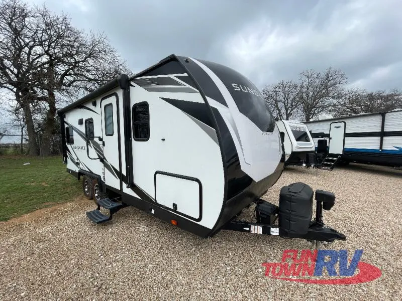 2023 Heartland Sundance Ultra-Lite Travel Trailers 21HB - Photo 2
