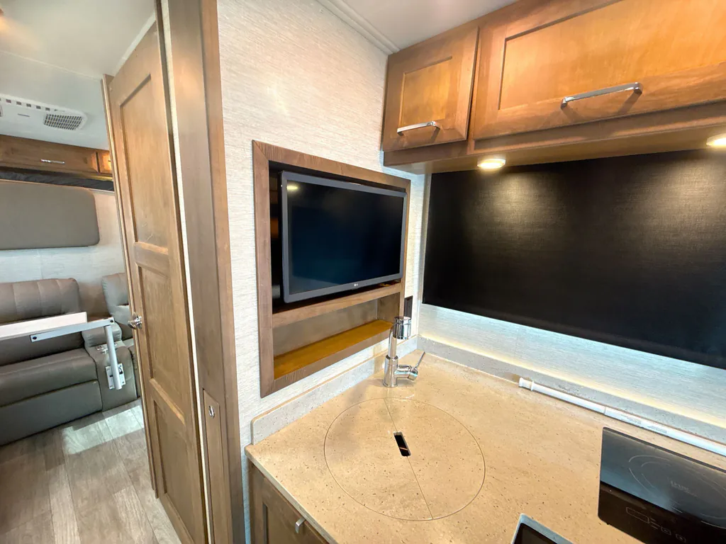 2024 Tiffin Wayfarer 25 RLW, Photos photo 12