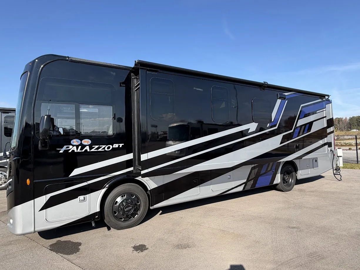 2026 Thor Motor Coach Palazzo GT 33.6 - Photo 4