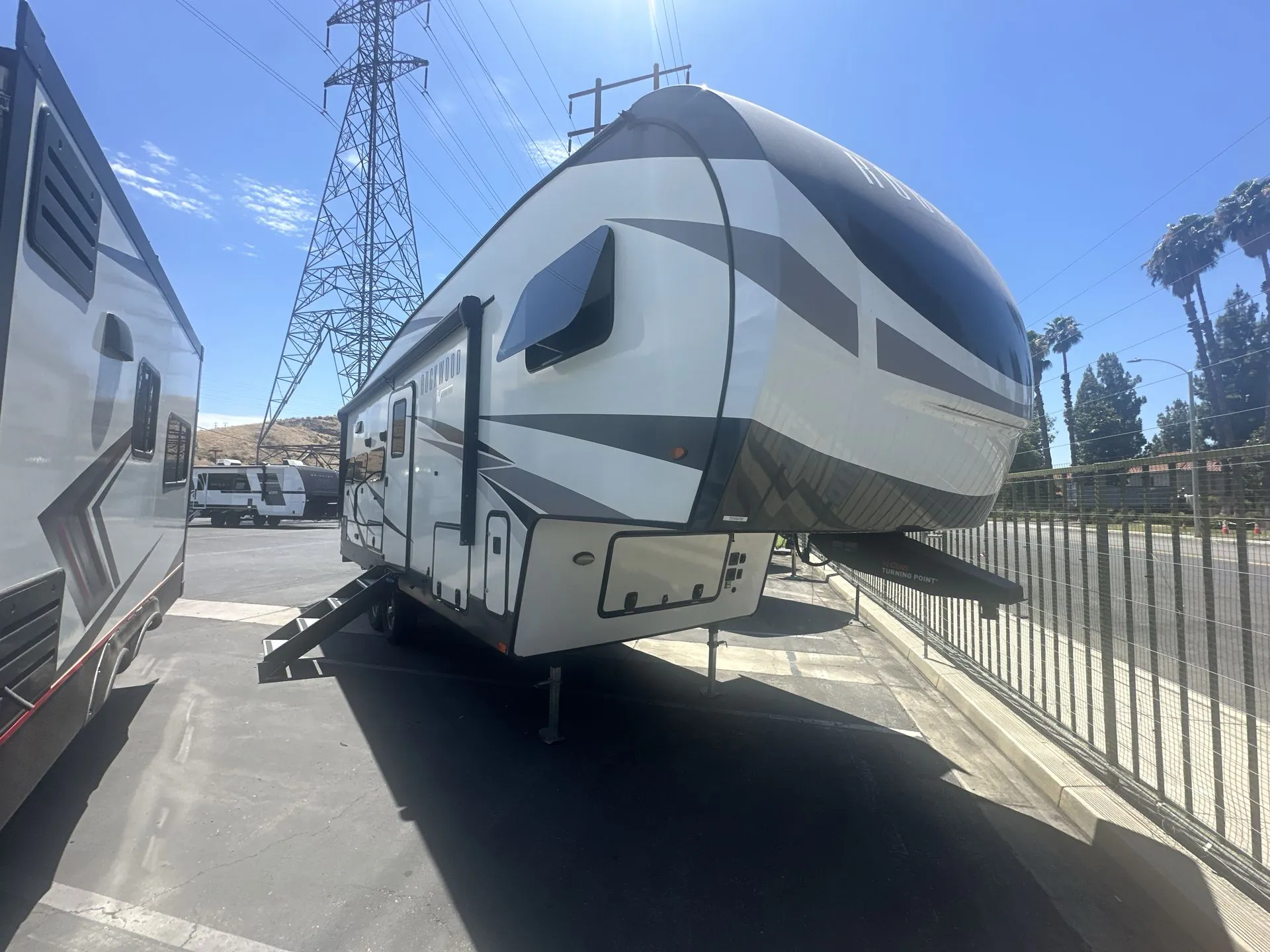 2023 Forest River Rockwood Signature 2622RK - Photo 2