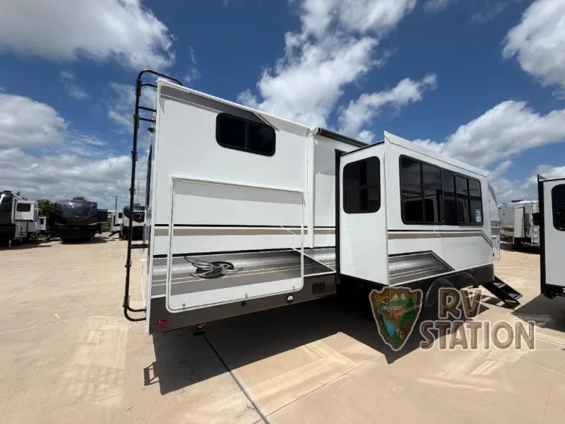 2027 Jayco Eagle 312BHOK - Photo 3
