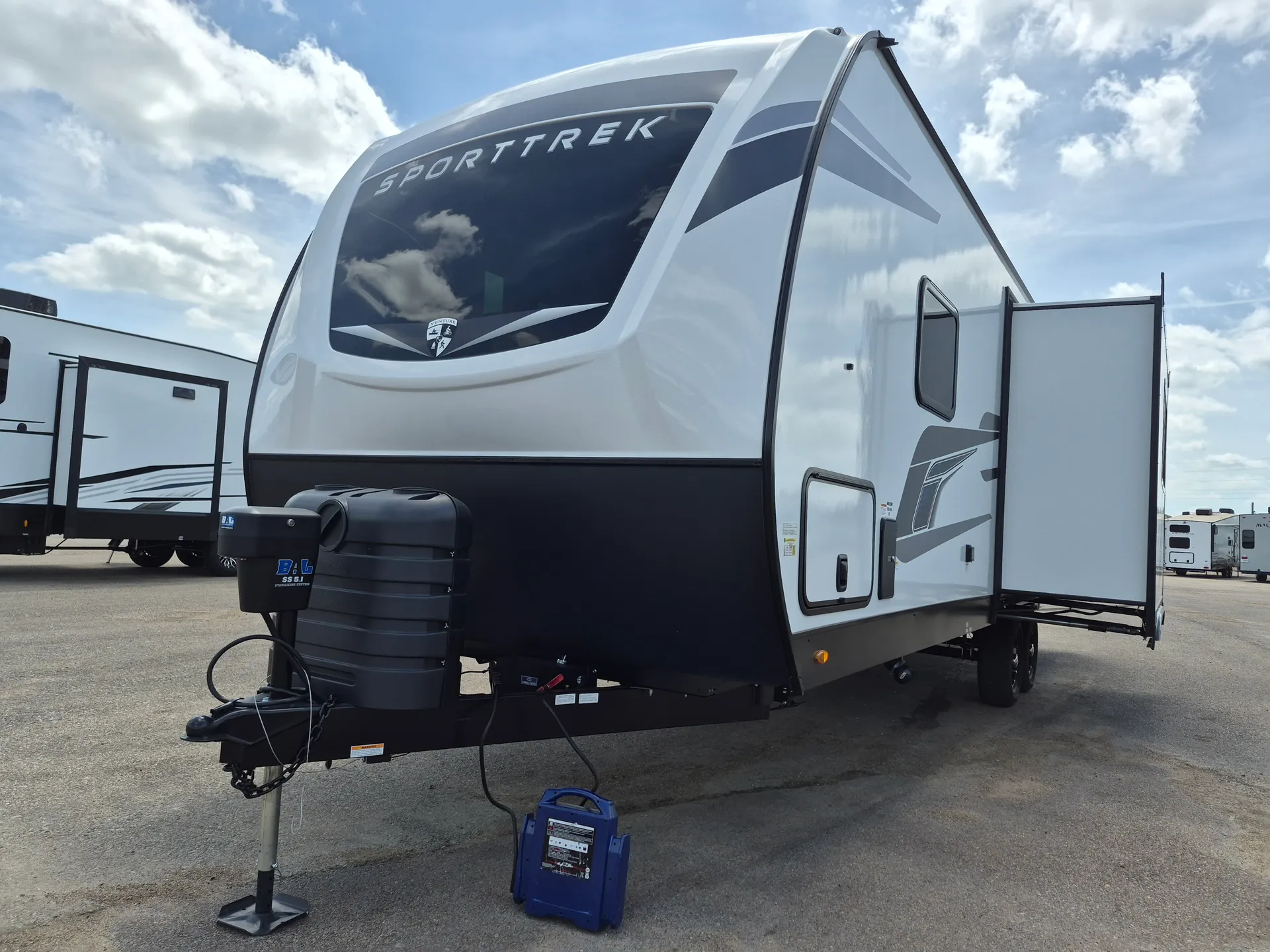 2026 Venture RV SportTrek ST271VBH - Photo 3