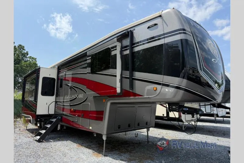 2022 DRV Luxury Suites FullHouse LX455 - Main photo