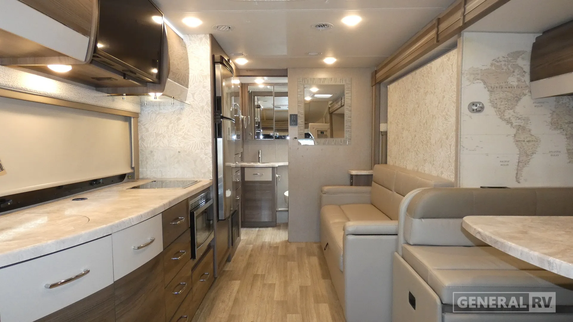 2024 Thor Motor Coach Delano 24FB - Photo 3