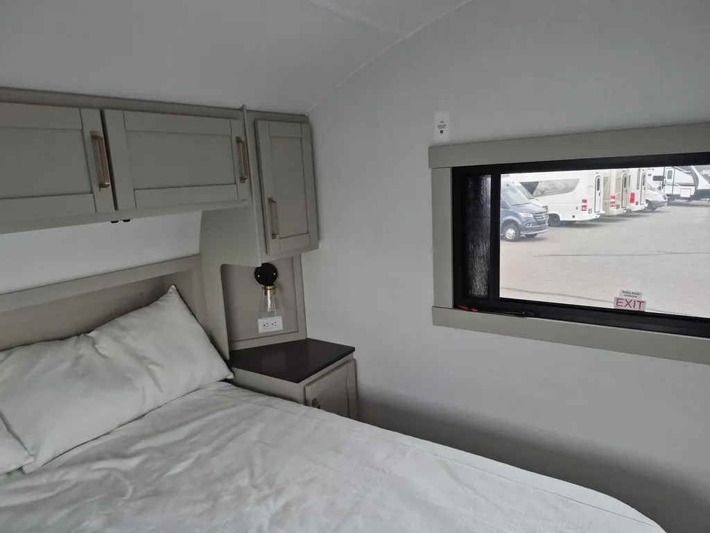 2026 Brinkley Model Z 2810, Photos photo 47