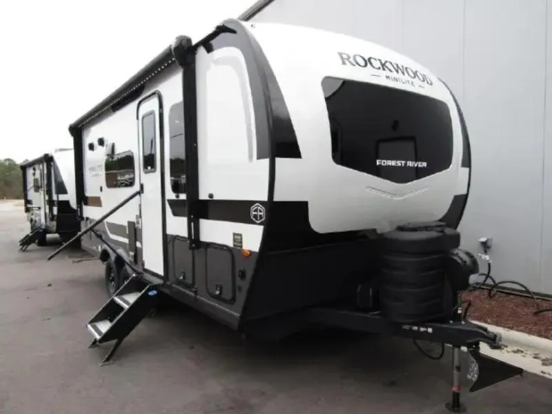 2026 Forest River Rockwood Mini Lite 2108RB - Photo 3