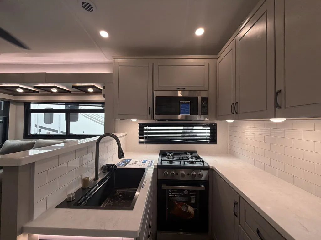 2026 Jayco North Point 395DSDB, Photos photo 4