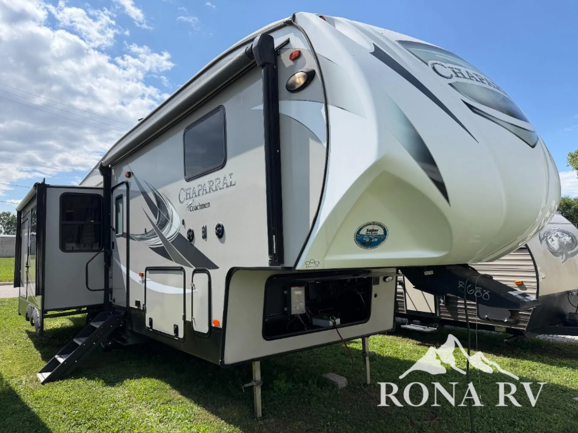 2018 Coachmen Chaparral 298RLS - Photo 2