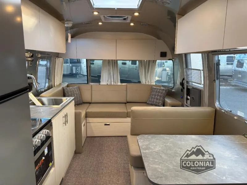 2026 Airstream Flying Cloud 28RB - Photo 3