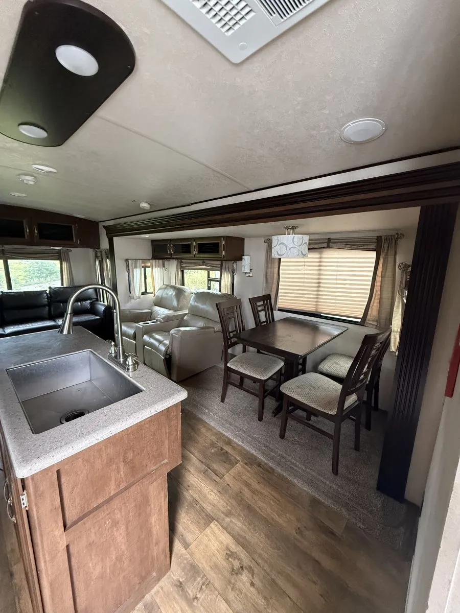 2018 Forest River Salem 272RL - Photo 3