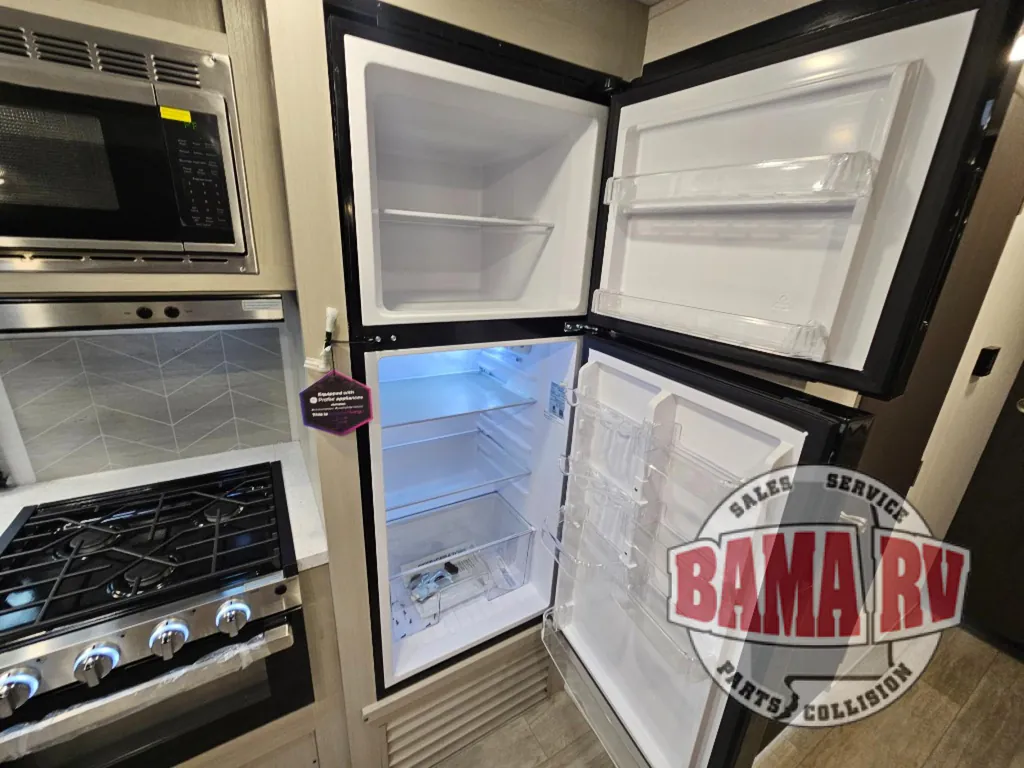 2027 Coachmen Catalina Legacy Edition 333DBDSCK, Photos photo 13