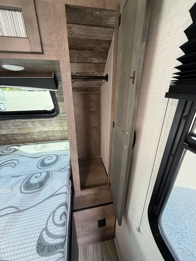 2023 Venture RV Sonic SN211VDB, Photos photo 19