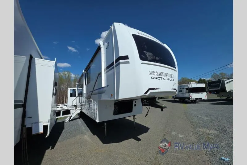 2026 Forest River Cherokee Arctic Wolf 38LEAHG - Photo 3