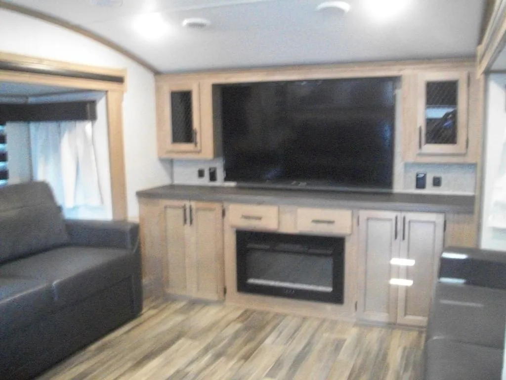 2023 Forest River Sabre 37FLH — Photo 6