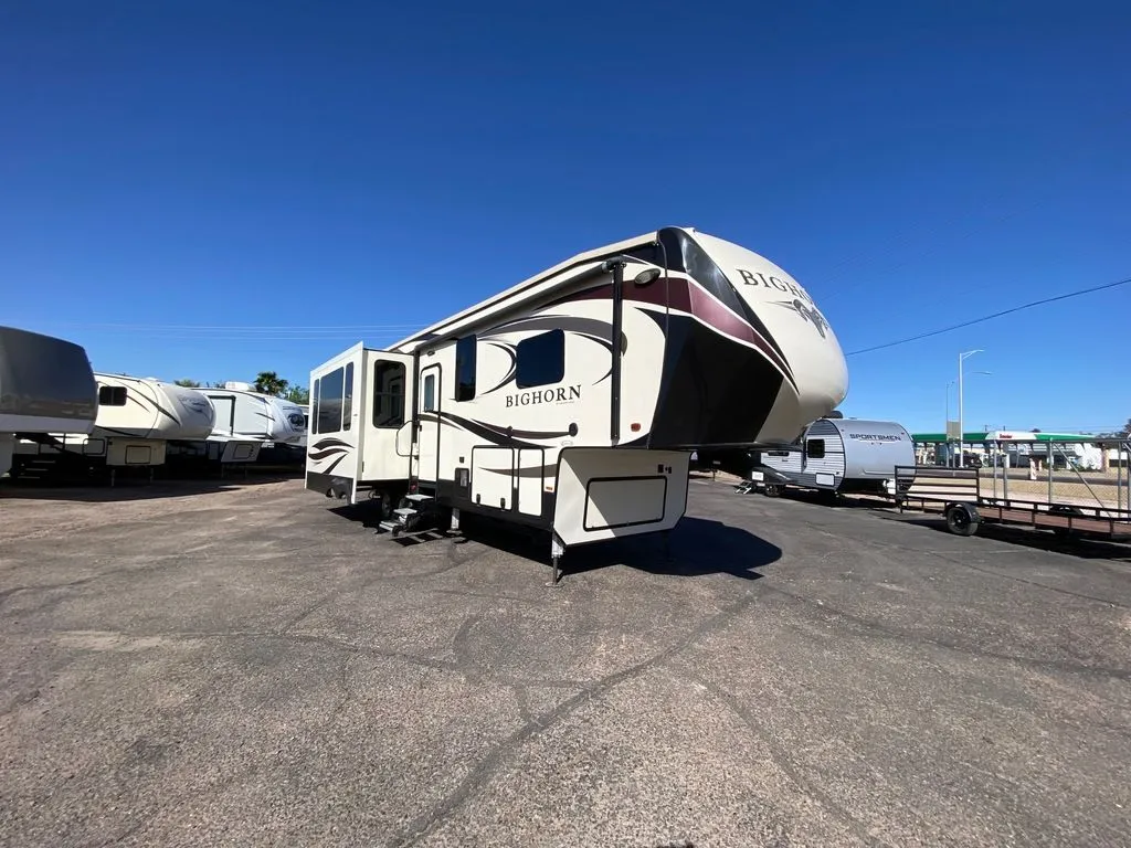 2019 HEARTLAND RV BIGHORN 3160EL - Photo 2