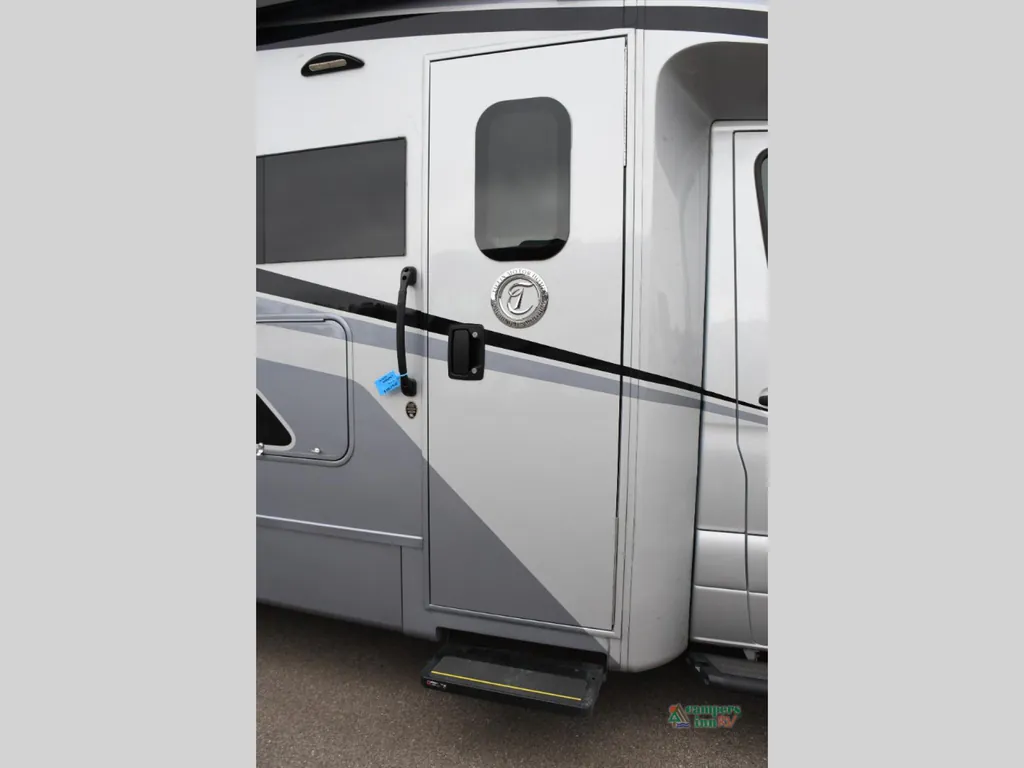 2026 Tiffin Wayfarer 25 XLW, Photos photo 19