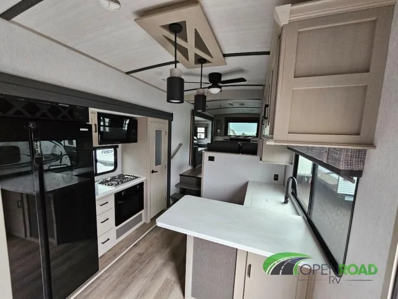 2023 Forest River Wildwood Heritage Glen Elite Series 36FL - Photo 4