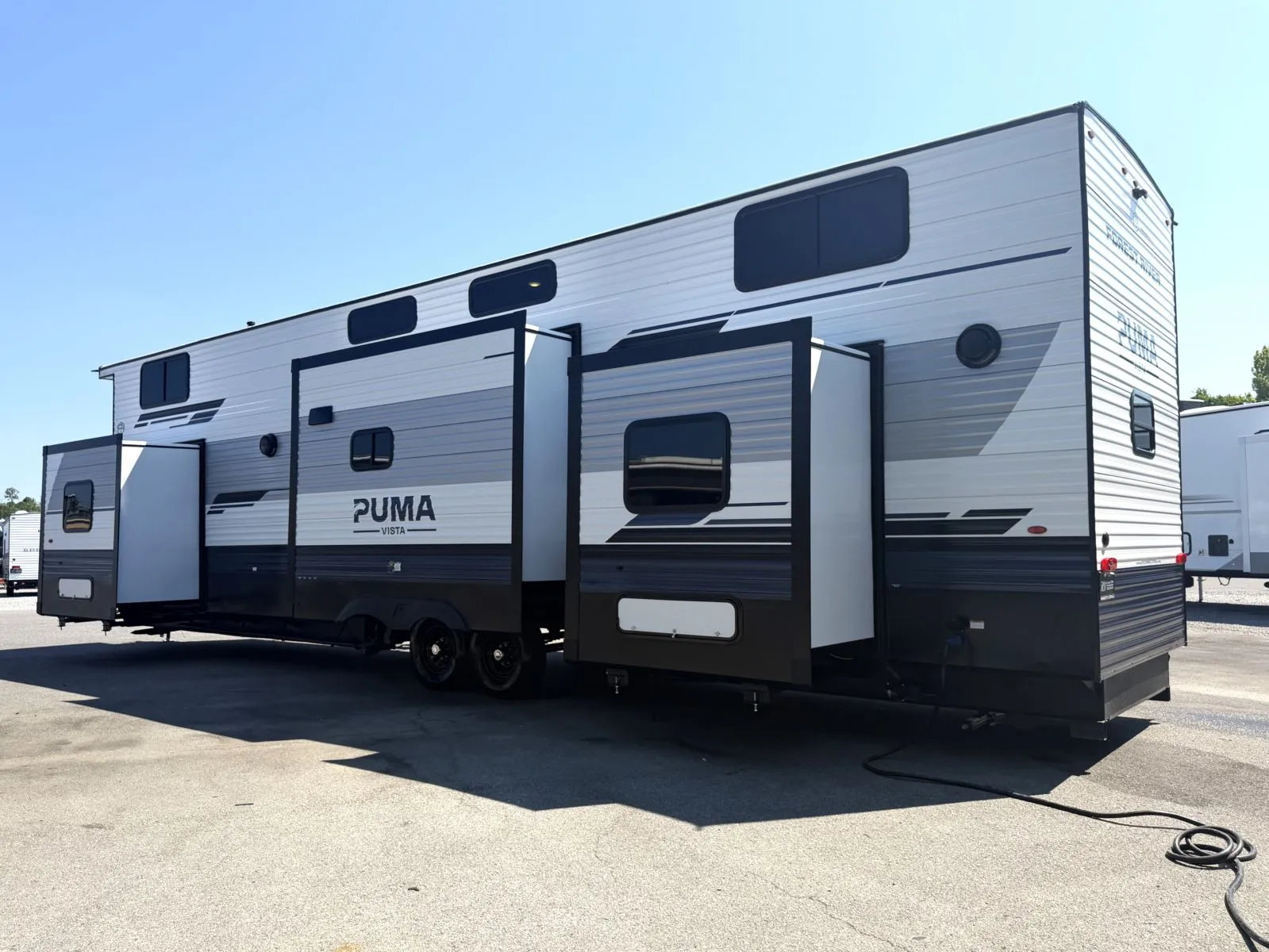 2027 Palomino Puma 421LFT - Photo 4