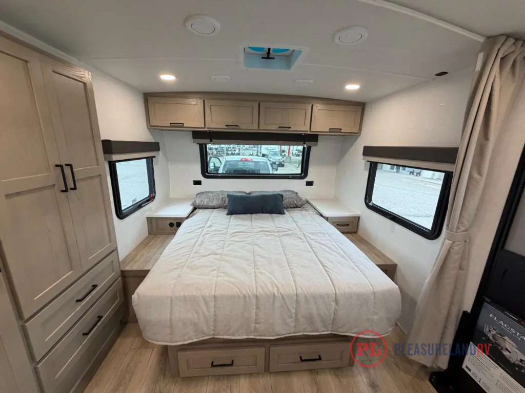 2026 Forest River Flagstaff Micro Lite 25FBD, Photos photo 9