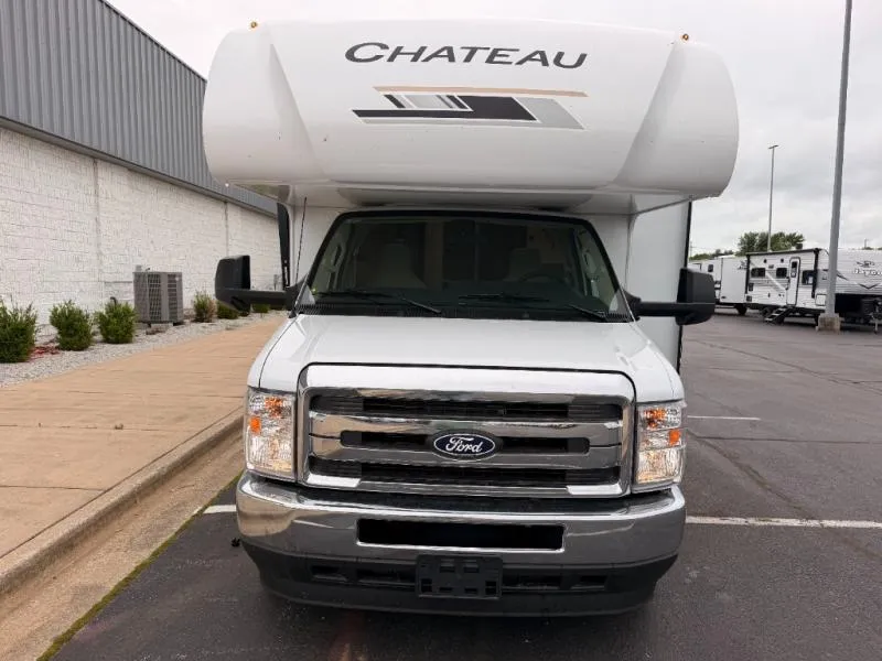 2027 Thor Motor Coach Chateau 31E - Photo 3