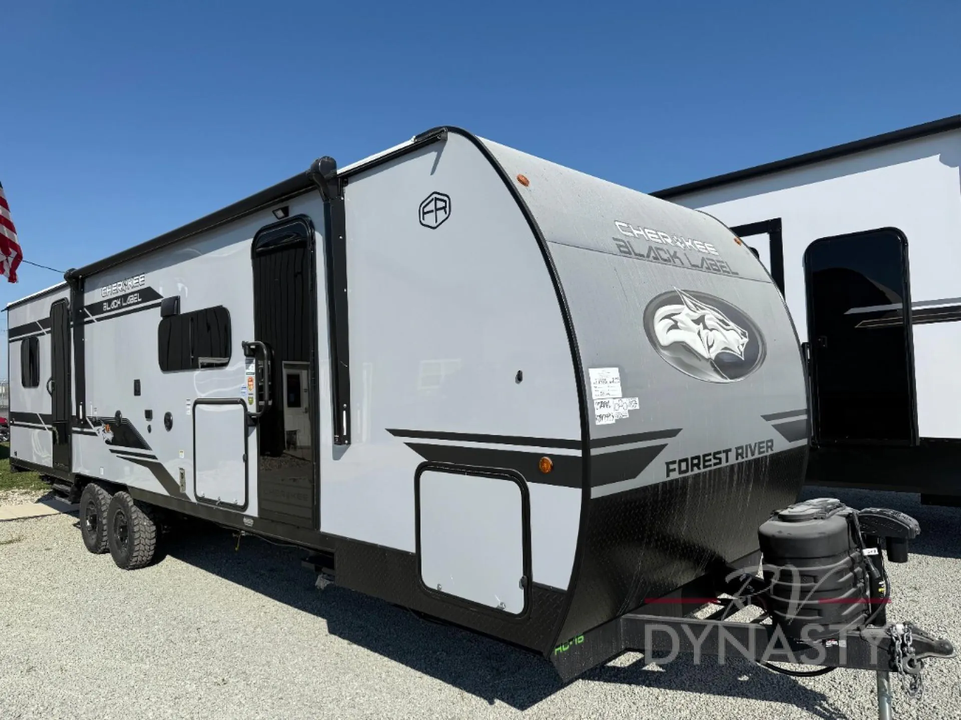 2026 Forest River Cherokee Grey Wolf Black Label 27RRBL - Photo 2