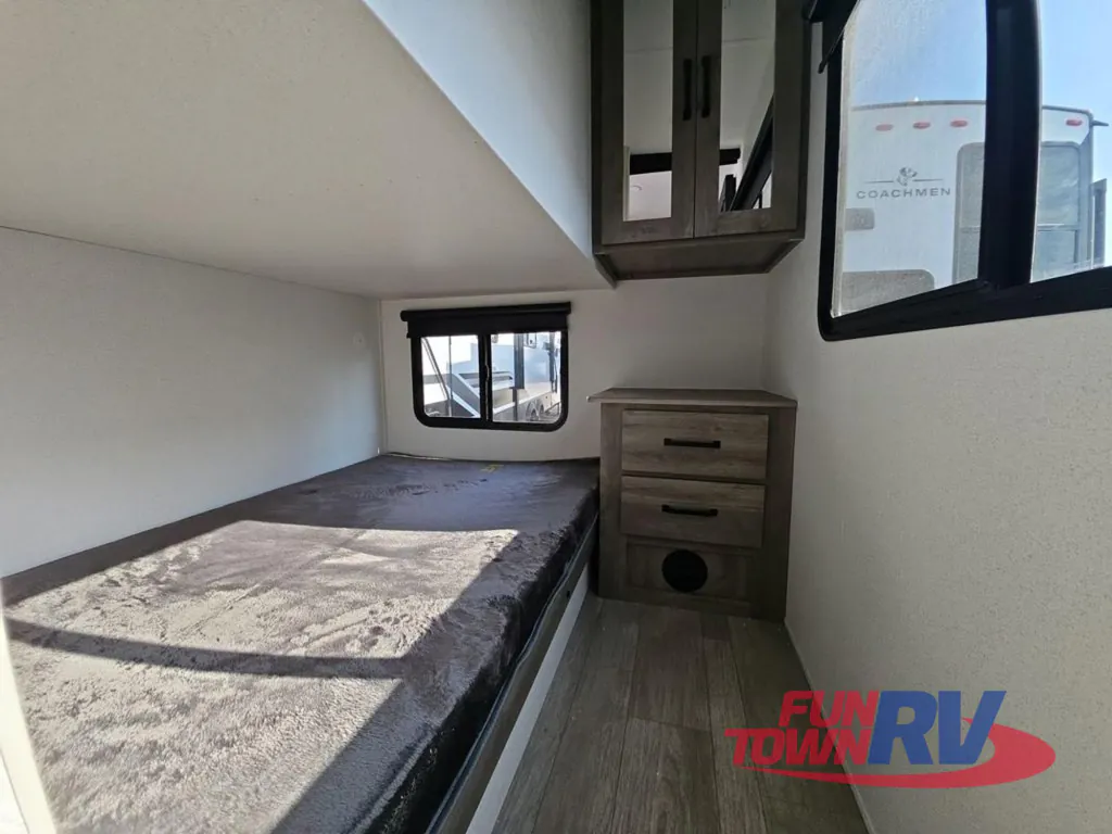 2027 Forest River Solaire 3150TBSS, Photos photo 16