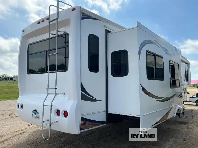 2013 Heartland Bighorn 3610RE - Photo 3