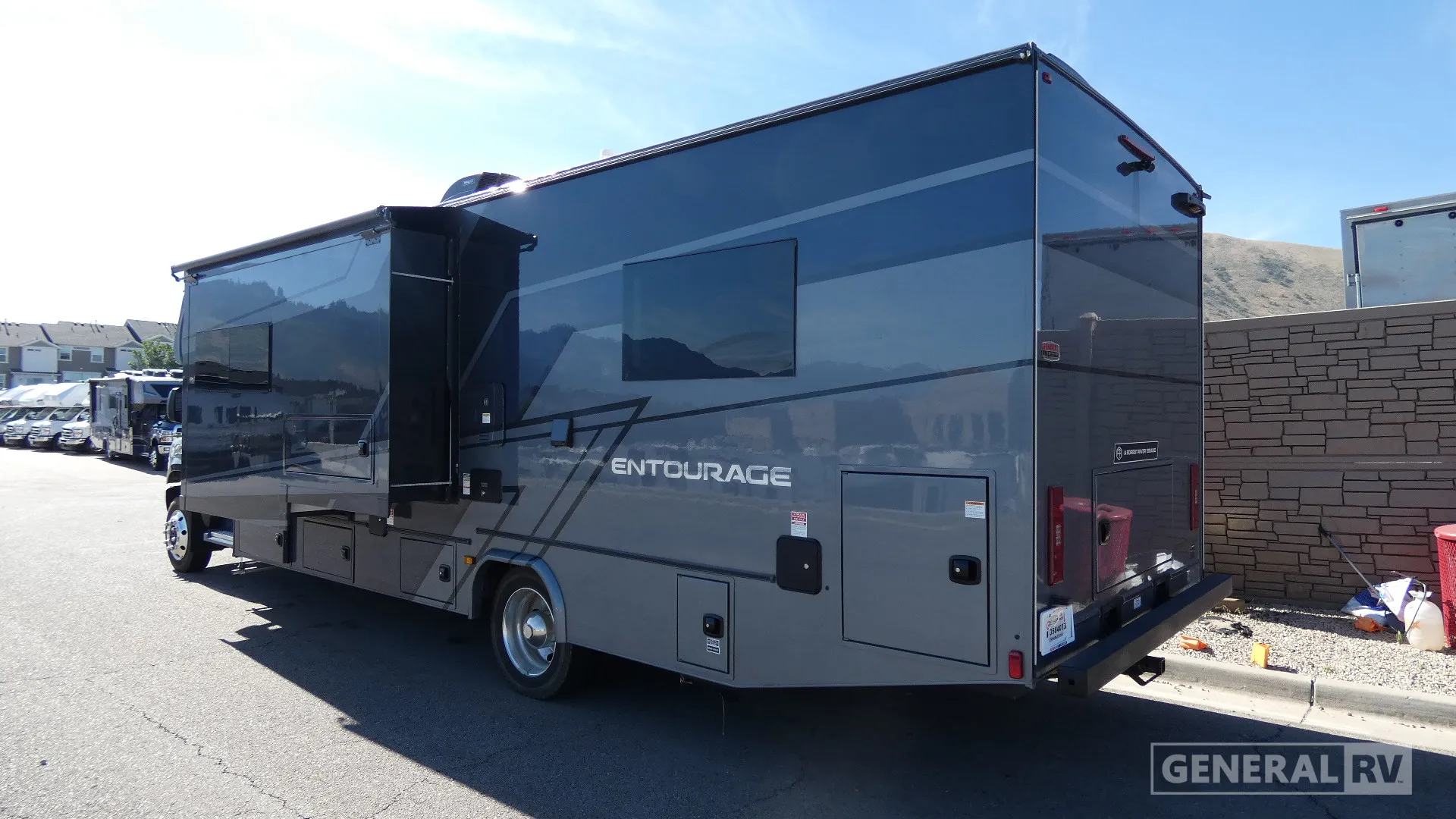 2026 Coachmen Entourage 320LV - Photo 4