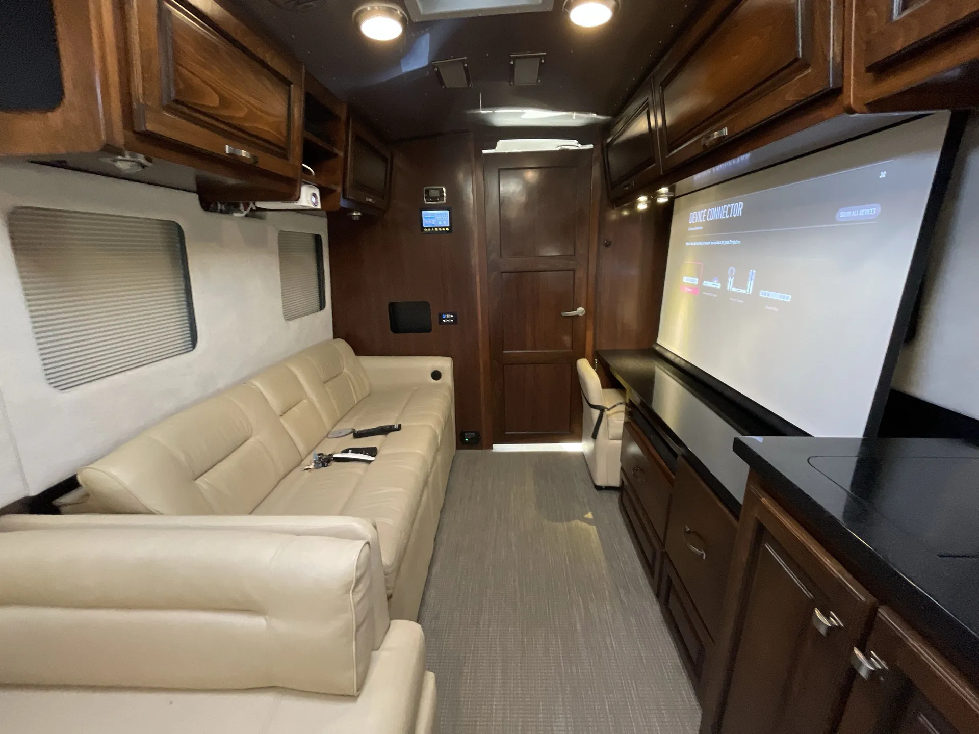 2018 airstream Classic 33FB Twin — living area main