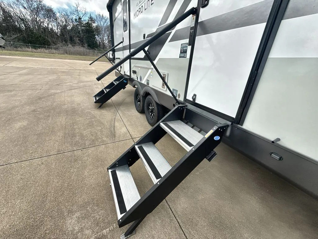 2026 Forest River Flagstaff Micro Lite 25FKB, Photos photo 3